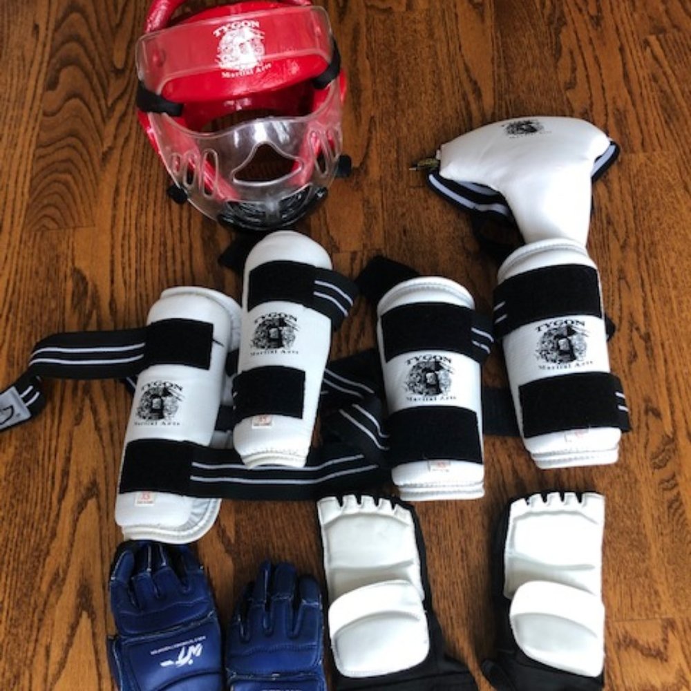 Kids Taekwondo Sparring Gear Set w/Shin, Groin & SHOES